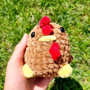 Crochet chicken, handmade 4"